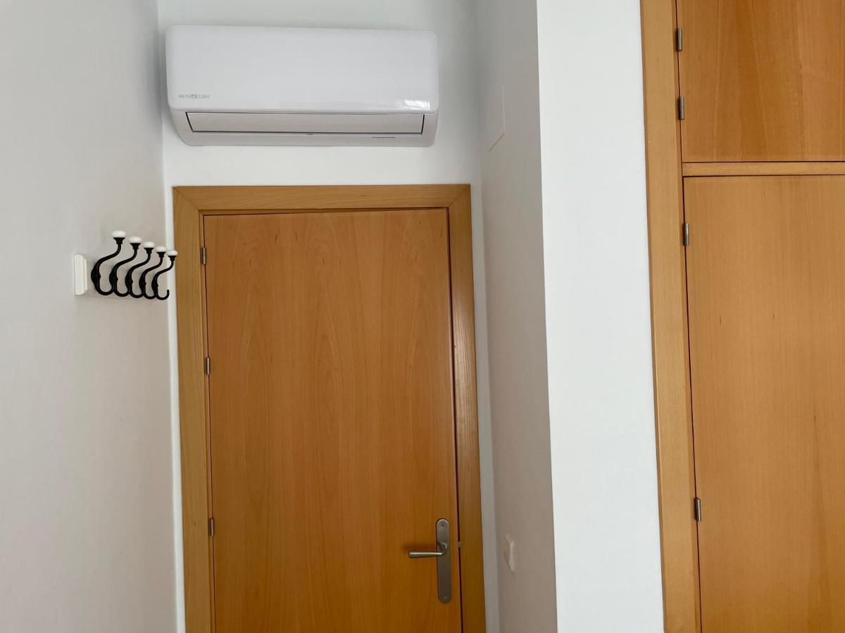 Apartamento Superior con piscina, parking, terraza, Aire Ac y Wifi -Solo familias o parejas- Conil De La Frontera Exterior foto