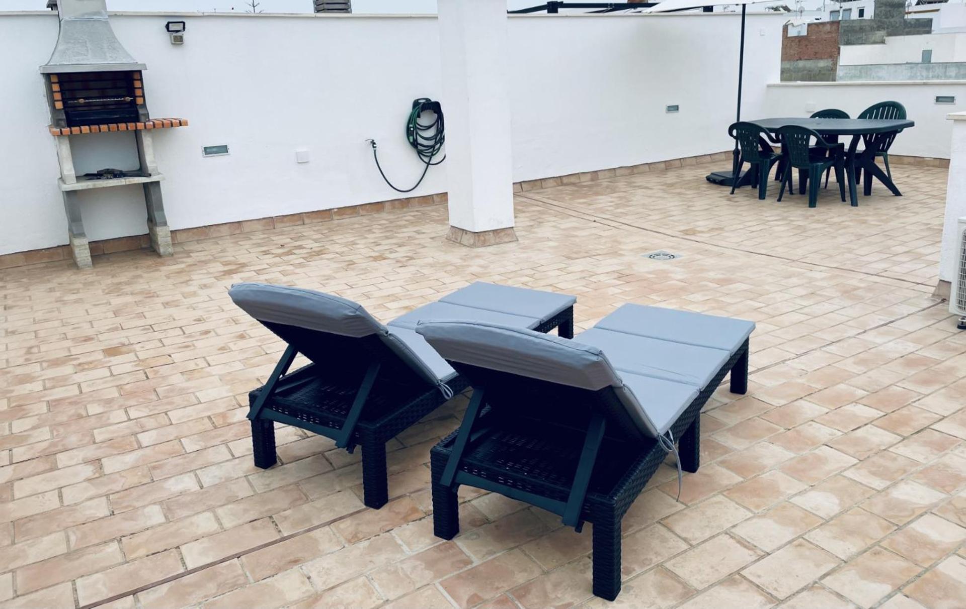 Apartamento Superior con piscina, parking, terraza, Aire Ac y Wifi -Solo familias o parejas- Conil De La Frontera Exterior foto