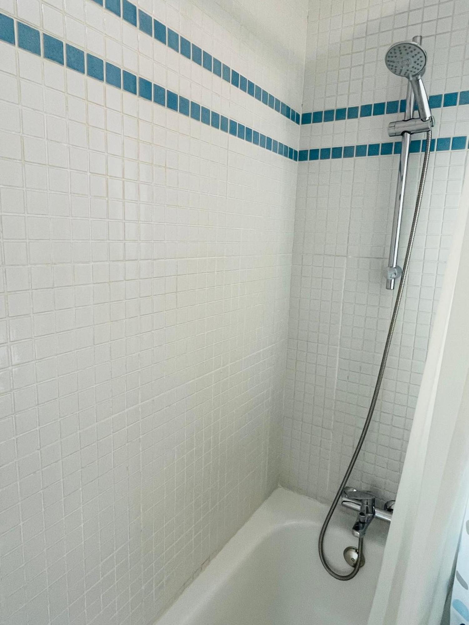 Apartamento Superior con piscina, parking, terraza, Aire Ac y Wifi -Solo familias o parejas- Conil De La Frontera Exterior foto